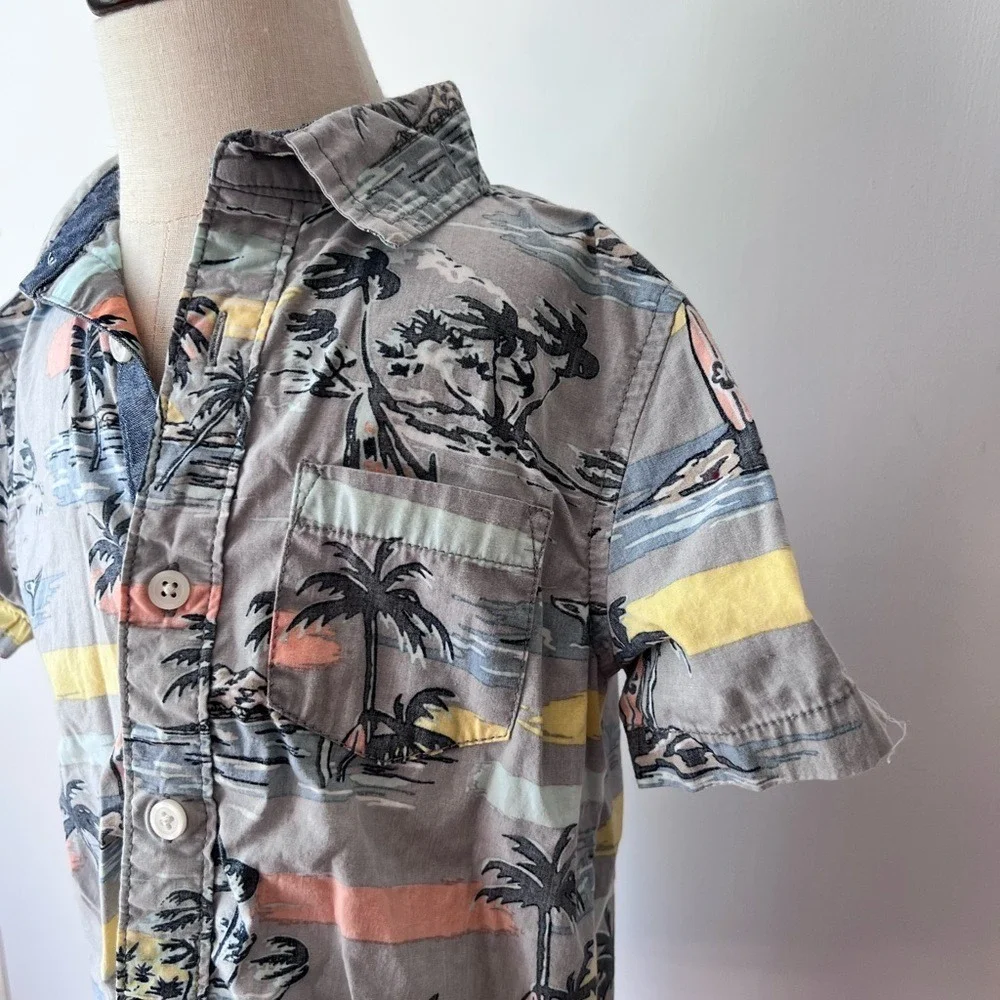 Gymboree Button Front Shirt Gray Tropical Palm Tree Surfboard XS‎ 4 Short Sleeve